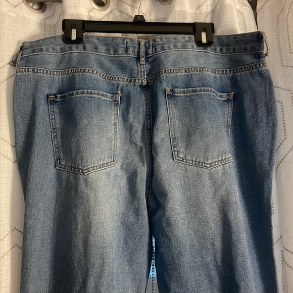 Forever 21, + Size Distressed Jeans 16 Blue - Picture 7 of 9